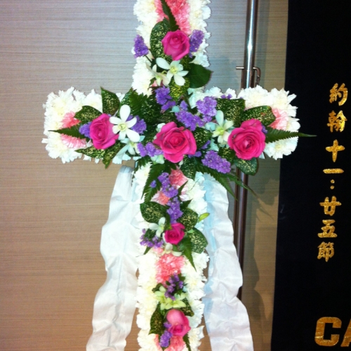 BCF-3A-carnation-flowerA-christian-_-catholic-$350-photwreath-,-Crosswreath-_-small--table-arrangement